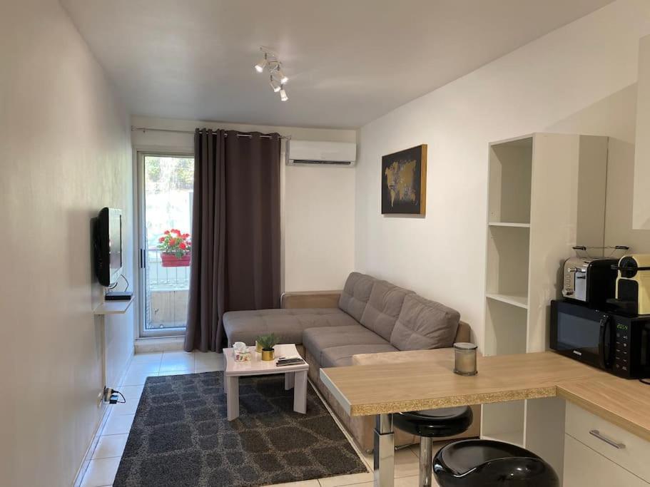 Logement Proche De La Plage Νίκαια Εξωτερικό φωτογραφία